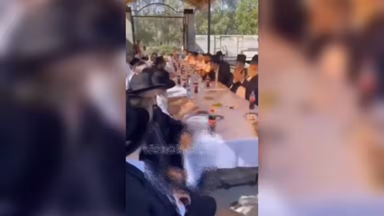 “Ular azaliy vatandoshlarimiz”: Xatirchi hokimi yahudiylarni kutib olgani aks etgan videoga izoh berildi (video)