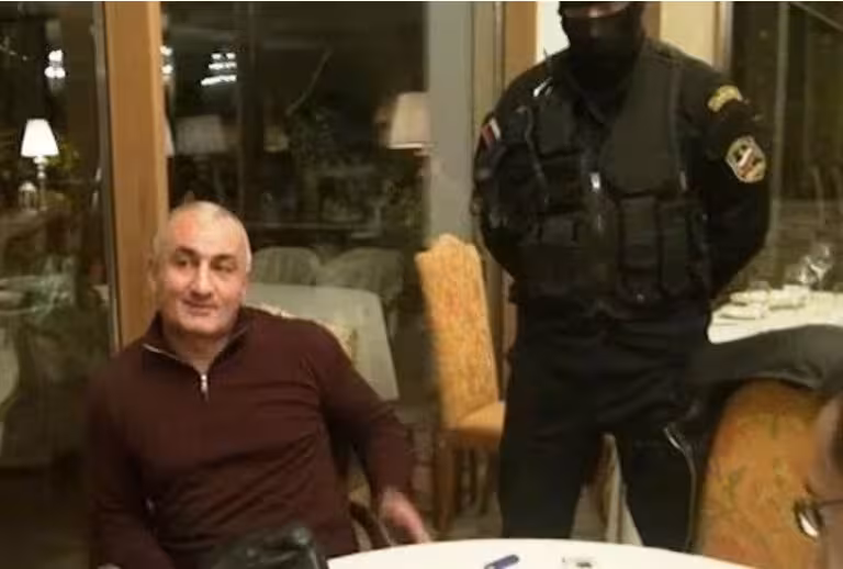 Moskvada ozarbayjonlik “qonundagi o‘g‘ri” qo‘lga olindi (video)