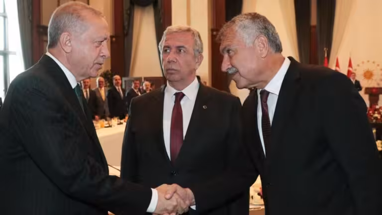 Turkiyada uch nafar muxolifatchi mer hibsga olindi 
