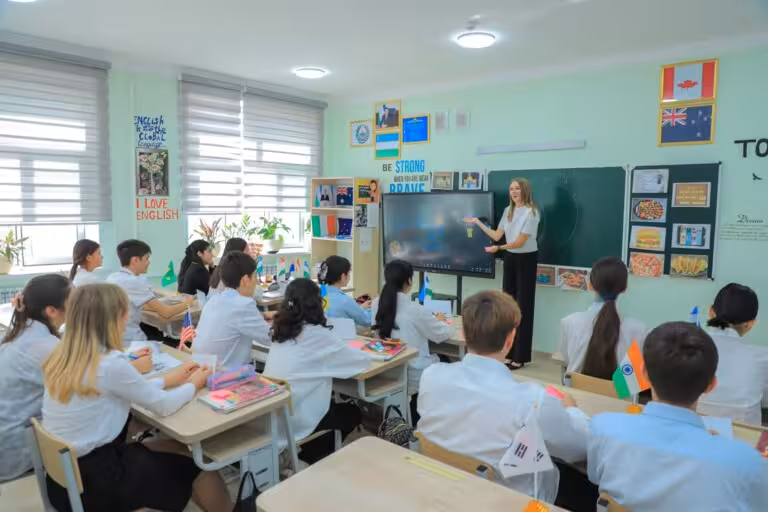 O‘zbekistonda sentyabrdan sertifikatsiz chet tili o‘qituvchilari ishdan bo‘shatilishi mumkin