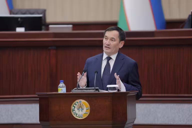 “Bu yil Taxtaqoracha dovonida pulli tunnel qurish bo‘yicha shartnoma tuzamiz” — Ilhom Mahkamov