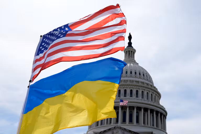 “Ukrainani qurollantirish uchun AQSH Xitoydan qarz olishga majbur” — amerikalik senator
