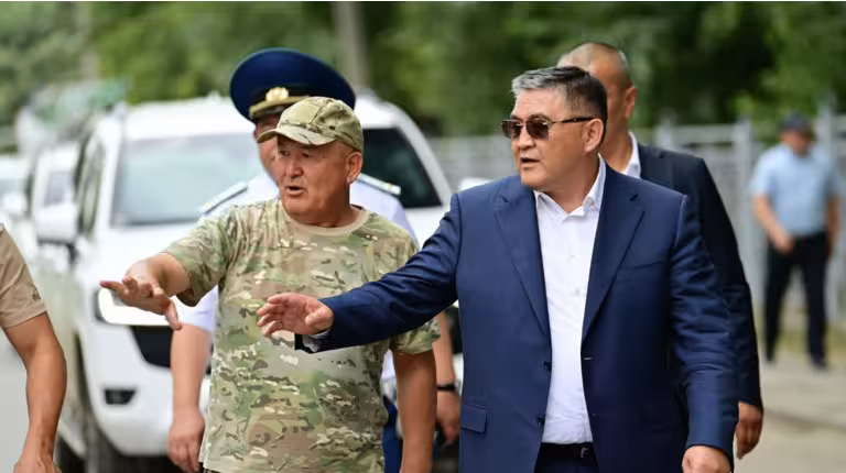 Қирғизистонда бўлиш қоидаларини бузган шахсларни мамлакатга 5 йилгача киритмаслик бўйича қонун ишлаб чиқилади