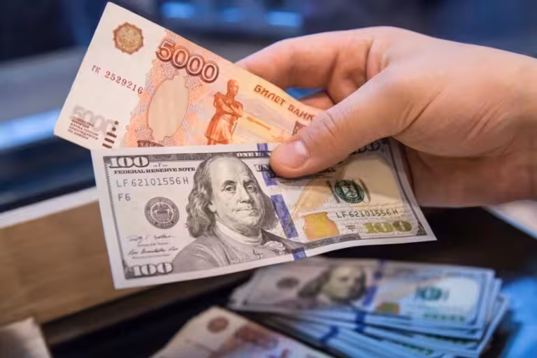 Мигрантларнинг Ўзбекистонга пул жўнатмалари кескин кўпайди