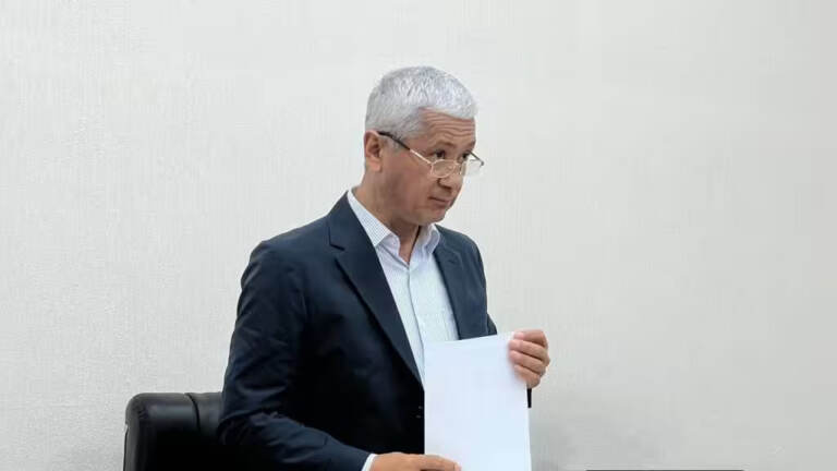 Hibsga olingan Sharof Rashidov tumani hokimi nomidan qarorlar imzolangani aniqlandi