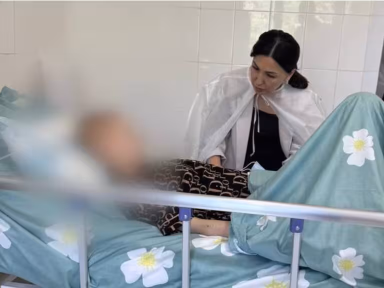 “Kasalliklarning hech biri jinoyat oqibatida yuzaga kelmagan” — bolalar ombudsmani Angrendagi 15 yoshli qiz holatini o‘rgandi