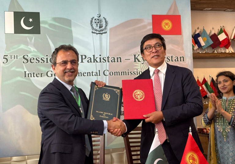 Kyrgyzstan, Pakistan sign agreements to strengthen trade, energy, and investment cooperation 