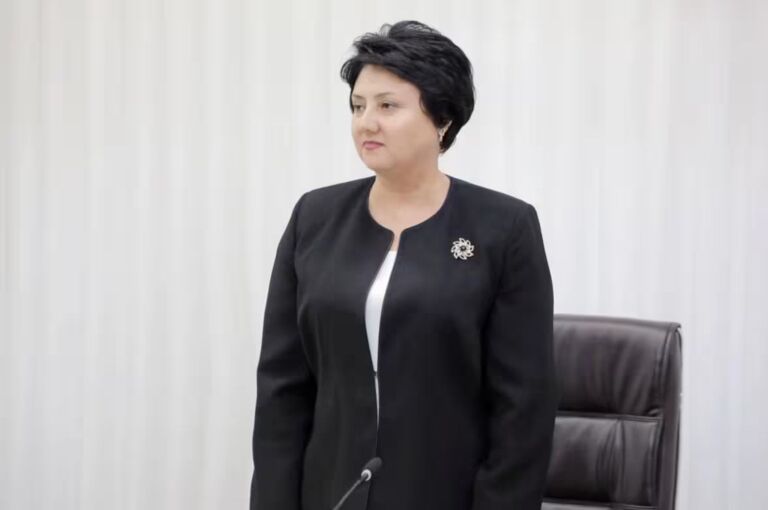 Эъзозхон Каримова назначена министром дошкольного и школьного образования