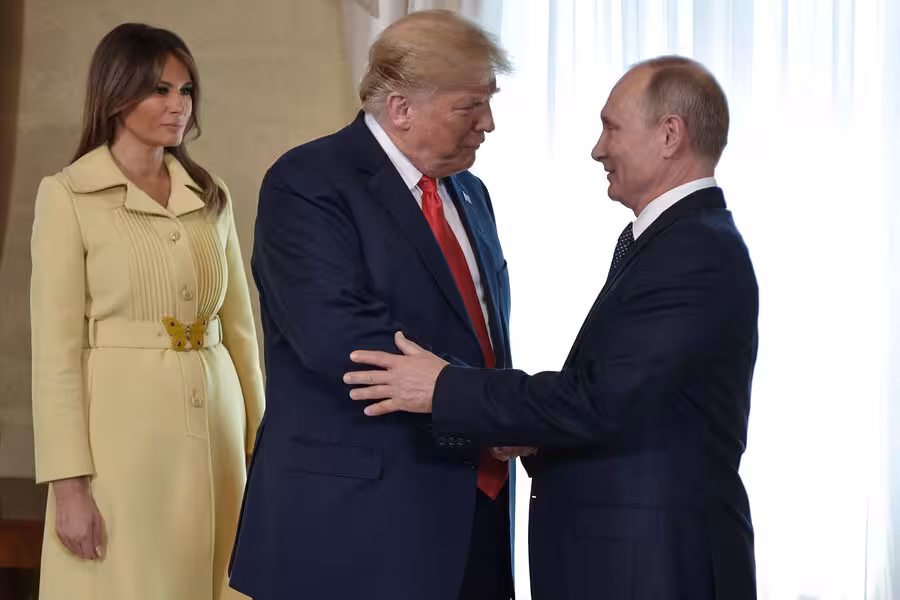 Мелания Трамп во время встречи Дональда Трампа и Путин в Хельсинки в 2018 году