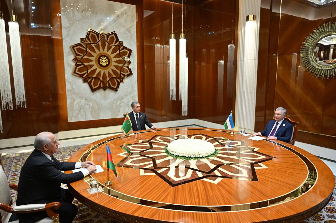 Özbekistan, Türkmenistan ve Azerbaycan Arasında Üçlü Zirve Gerçekleşti