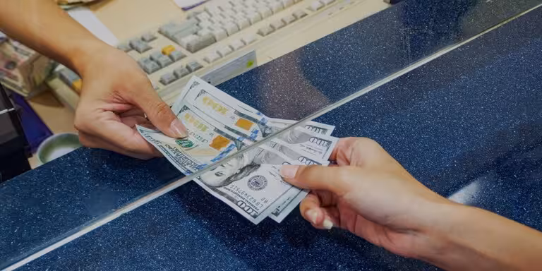 Аҳолининг доллар сотиш ва сотиб олиш рекорди янгиланди