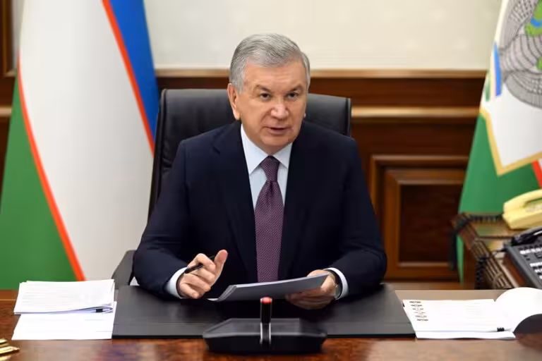 Шавкат Мирзиёев раскритиковал систему подготовки кадров в вузах 
