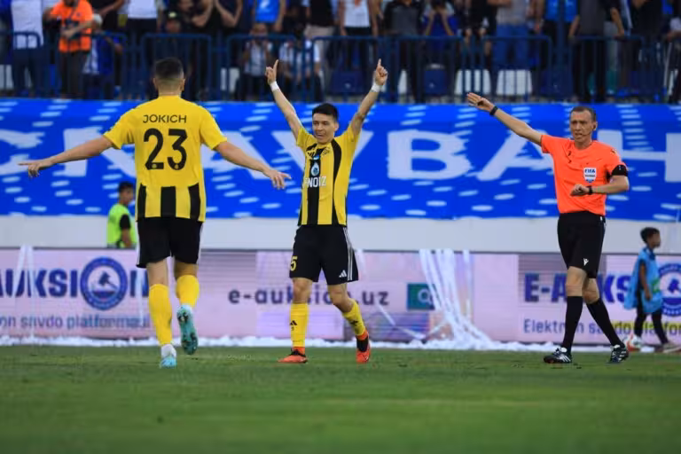 Superliga. “Neftchi” “Navbahor”dan, “Dinamo” “OKMK”dan ustun keldi