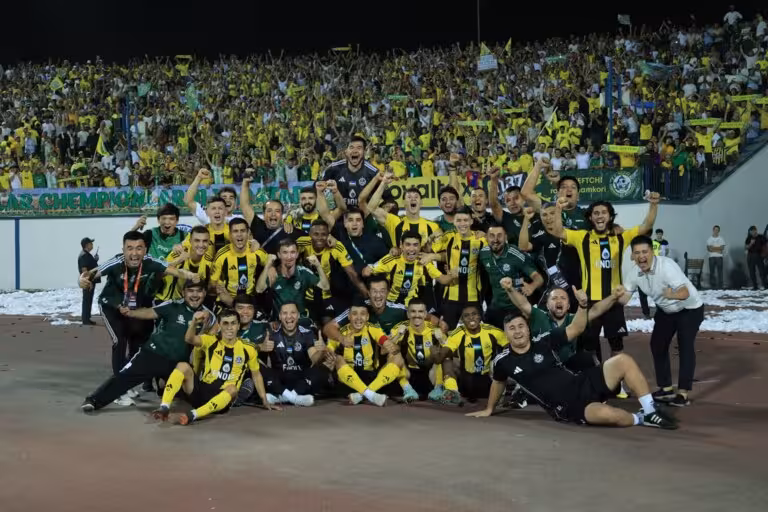 Navbatdagi “derbi” va ko‘p yillik tanaffusdan keyingi g‘alaba: “Navbahor” va “Neftchi” o‘yinidan fotogalereya 