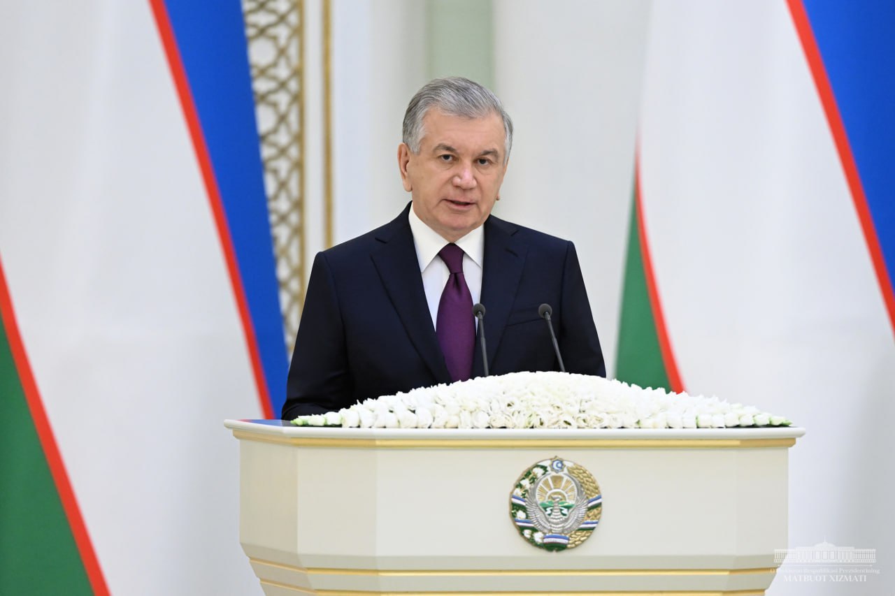 Shavkat Mirziyoyev qolgan 3,5 yillik prezidentlik muddatidan o'z tashabbusi  bilan voz kechayotgani va buning sababini aytdi — Daryo Yangiliklari